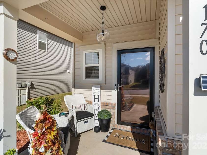 170 Canoga Avenue, York, SC 29745.  MLS# CAR4318793, YatesRealty ID 32493. Front Porch