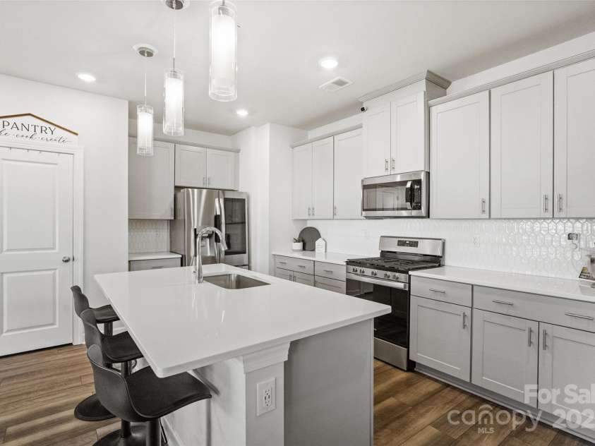 170 Canoga Avenue, York, SC 29745.  MLS# CAR4318793, YatesRealty ID 32493. Kitchen