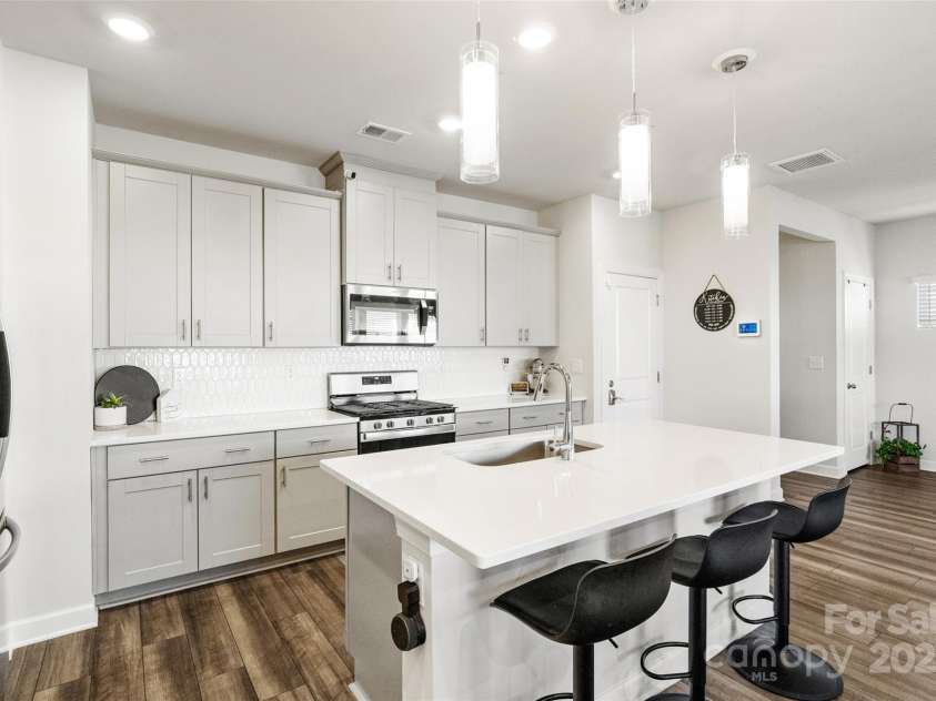 170 Canoga Avenue, York, SC 29745.  MLS# CAR4318793, YatesRealty ID 32493. Kitchen