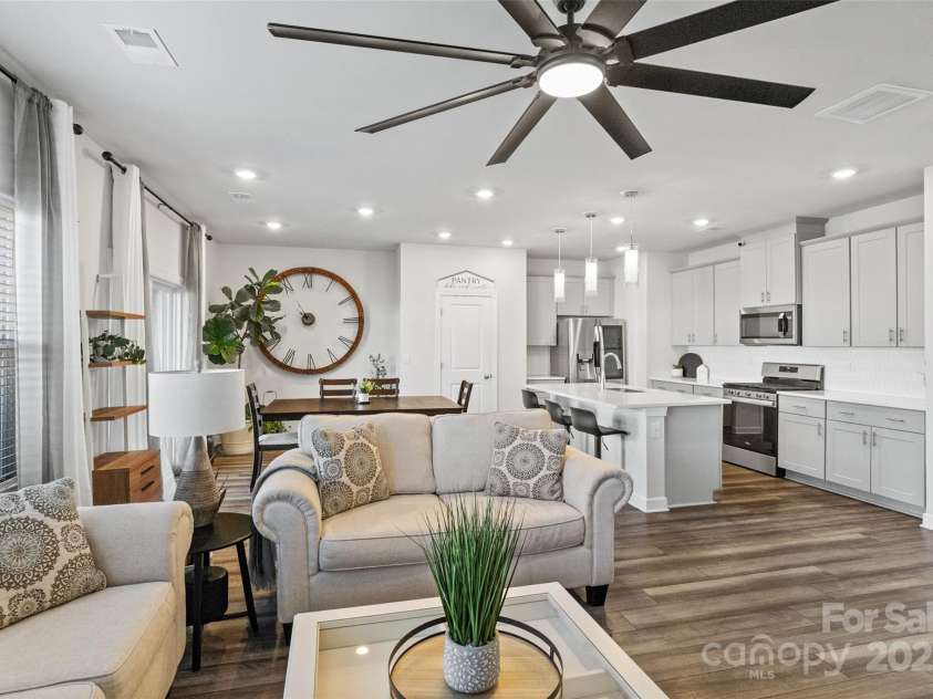 170 Canoga Avenue, York, SC 29745.  MLS# CAR4318793, YatesRealty ID 32493. Open Floorplan