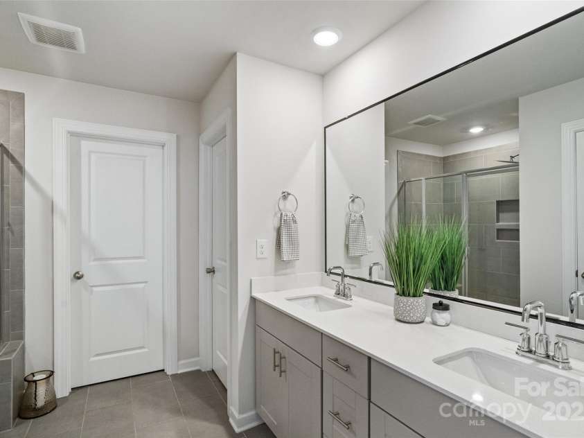 170 Canoga Avenue, York, SC 29745.  MLS# CAR4318793, YatesRealty ID 32493. Primary Bathroom