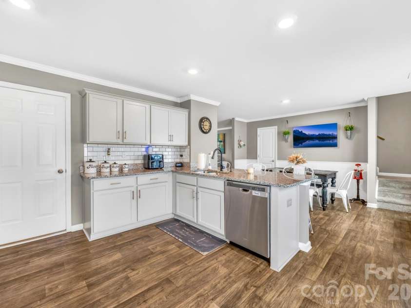 2611 Idared Drive, Dallas, NC 28034.  MLS# CAR4382685, YatesRealty ID 32493. 