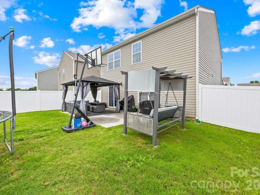 2611 Idared Drive, Dallas, NC 28034.  MLS# CAR4382685, YatesRealty ID 32493. 