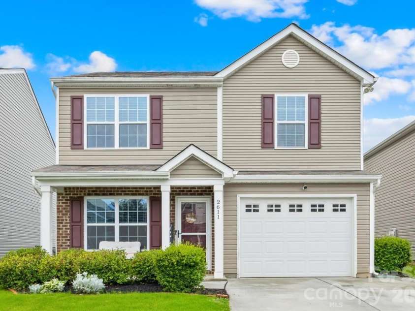 2611 Idared Drive, Dallas, NC 28034.  MLS# CAR4382685, YatesRealty ID 32493. Welcome to 2611 Idared Dr!