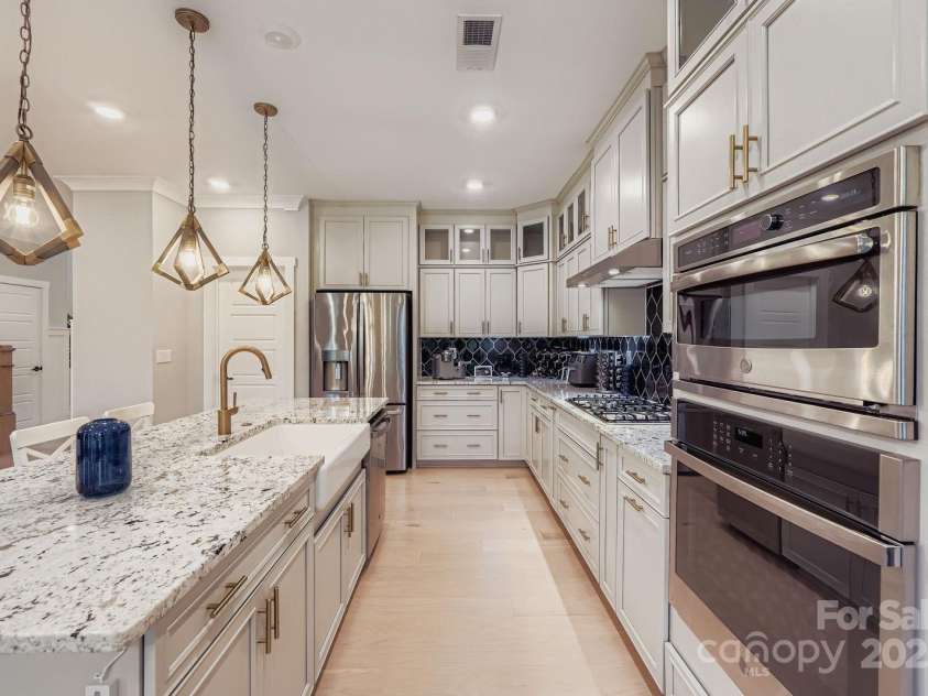 204 Bouchard Drive, Waxhaw, NC 28173.  MLS# CAR4288282, YatesRealty ID 32494. 