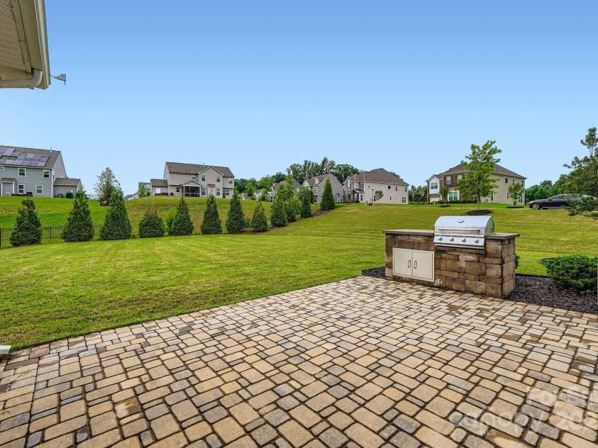 204 Bouchard Drive, Waxhaw, NC 28173.  MLS# CAR4288282, YatesRealty ID 32494. 