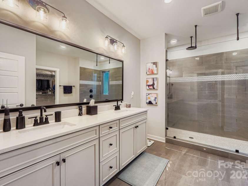 204 Bouchard Drive, Waxhaw, NC 28173.  MLS# CAR4288282, YatesRealty ID 32494. 