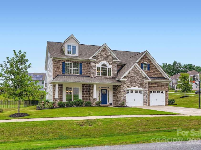 204 Bouchard Drive, Waxhaw, NC 28173.  MLS# CAR4288282, YatesRealty ID 32494. 