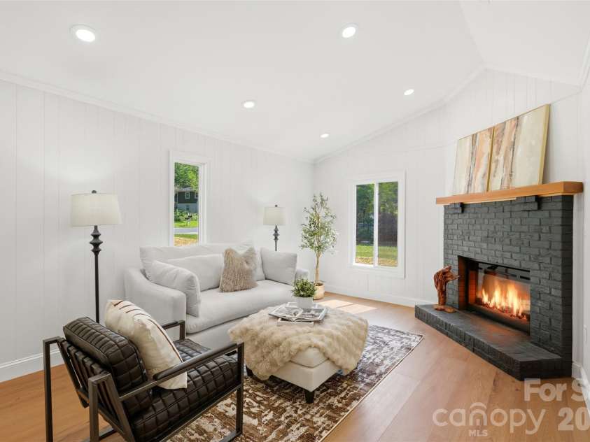 5908 Mcnair Road, Charlotte, NC 28212.  MLS# CAR4392527, YatesRealty ID 32494. 