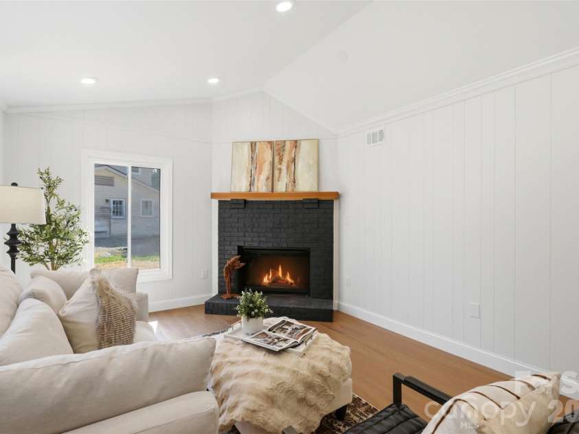 5908 Mcnair Road, Charlotte, NC 28212.  MLS# CAR4392527, YatesRealty ID 32494. 