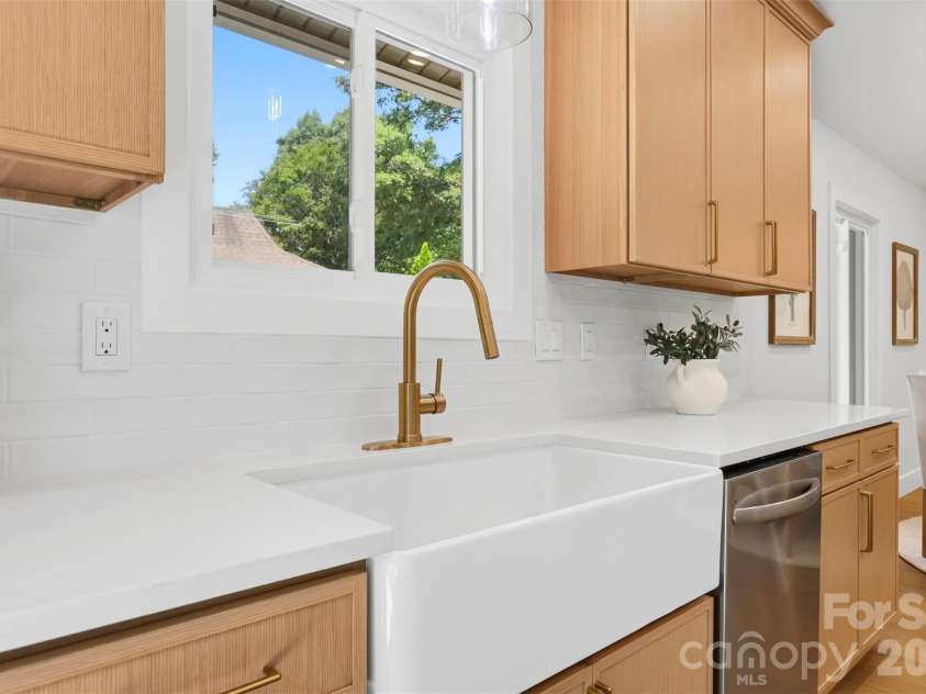 5908 Mcnair Road, Charlotte, NC 28212.  MLS# CAR4392527, YatesRealty ID 32494. 