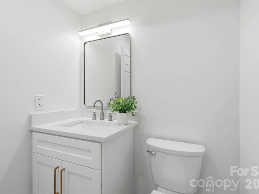 5908 Mcnair Road, Charlotte, NC 28212.  MLS# CAR4392527, YatesRealty ID 32494. 