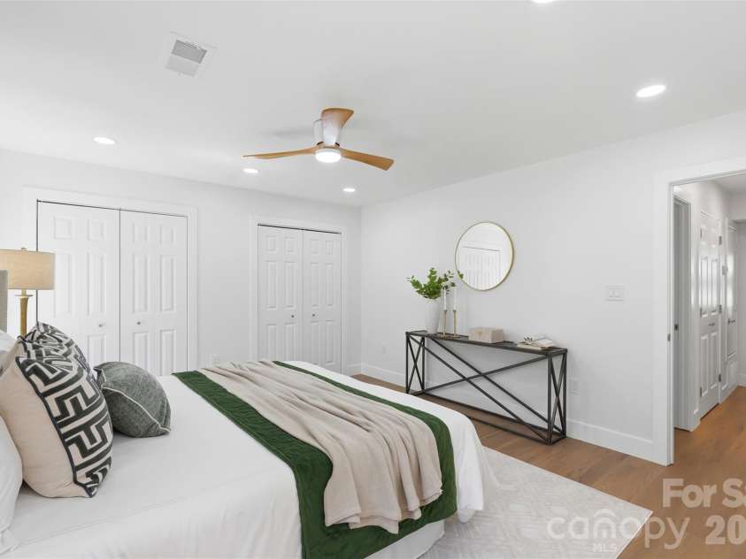 5908 Mcnair Road, Charlotte, NC 28212.  MLS# CAR4392527, YatesRealty ID 32494. 