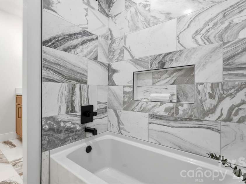 5908 Mcnair Road, Charlotte, NC 28212.  MLS# CAR4392527, YatesRealty ID 32494. 