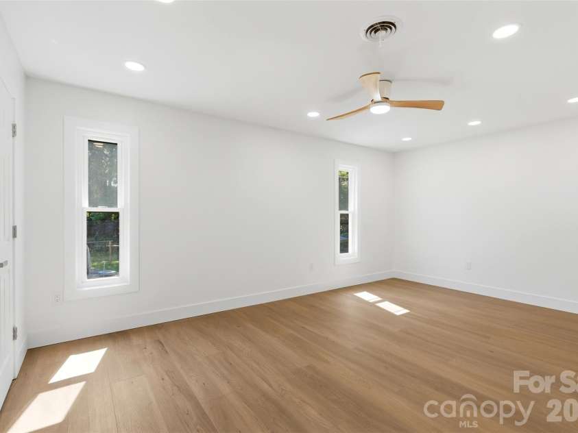 5908 Mcnair Road, Charlotte, NC 28212.  MLS# CAR4392527, YatesRealty ID 32494. 