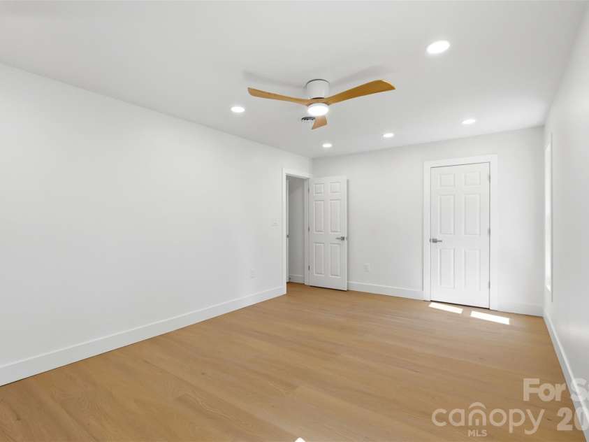 5908 Mcnair Road, Charlotte, NC 28212.  MLS# CAR4392527, YatesRealty ID 32494. 