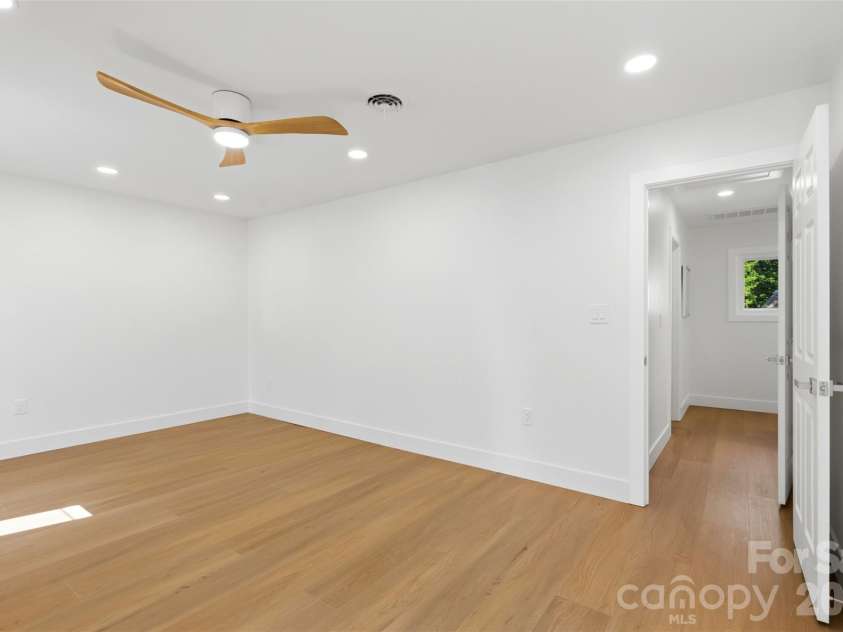 5908 Mcnair Road, Charlotte, NC 28212.  MLS# CAR4392527, YatesRealty ID 32494. 