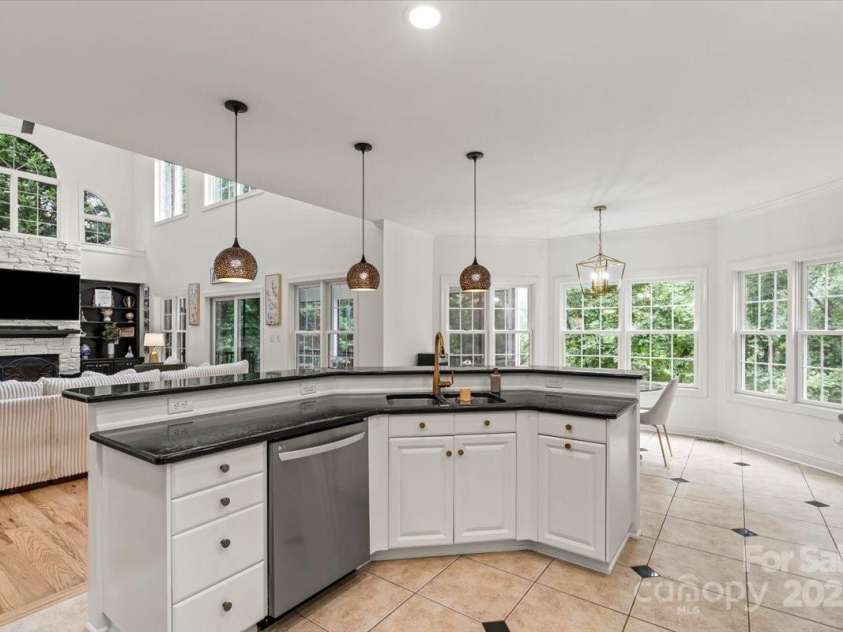 124 Sienna Lane, Mooresville, NC 28117.  MLS# CAR4289151, YatesRealty ID 32495. 