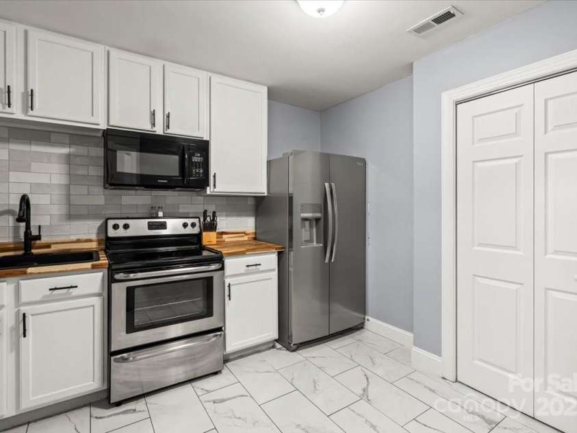 124 Sienna Lane, Mooresville, NC 28117.  MLS# CAR4289151, YatesRealty ID 32495. 