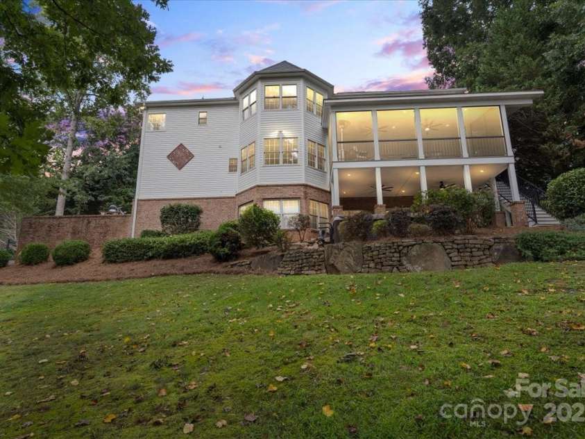 124 Sienna Lane, Mooresville, NC 28117.  MLS# CAR4289151, YatesRealty ID 32495. 