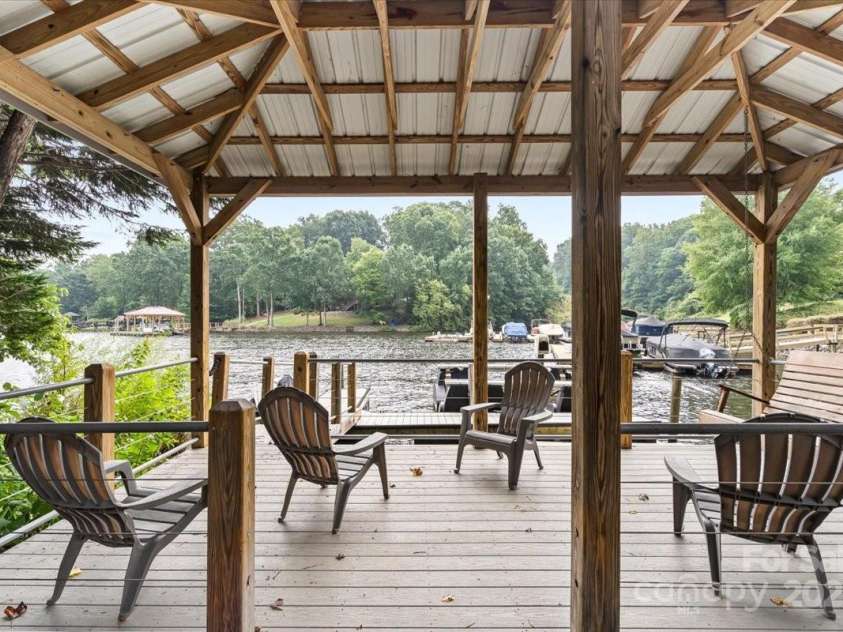 124 Sienna Lane, Mooresville, NC 28117.  MLS# CAR4289151, YatesRealty ID 32495. 