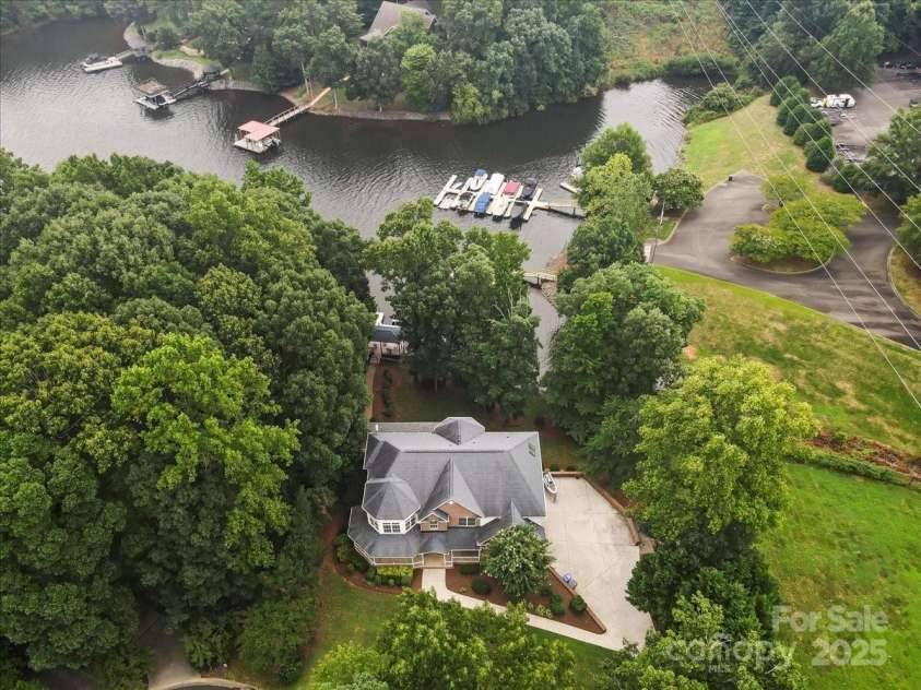 124 Sienna Lane, Mooresville, NC 28117.  MLS# CAR4289151, YatesRealty ID 32495. 