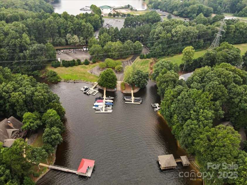 124 Sienna Lane, Mooresville, NC 28117.  MLS# CAR4289151, YatesRealty ID 32495. 