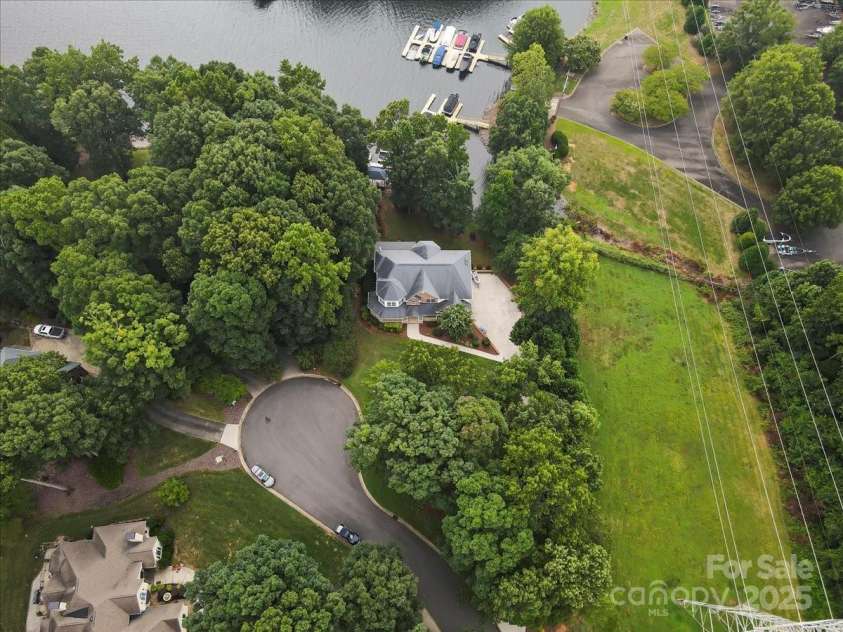 124 Sienna Lane, Mooresville, NC 28117.  MLS# CAR4289151, YatesRealty ID 32495. 