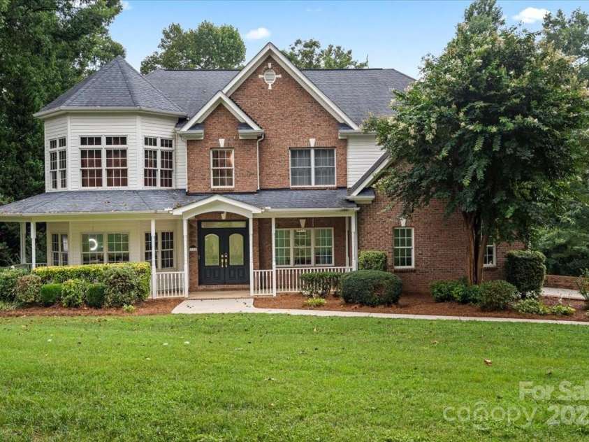 124 Sienna Lane, Mooresville, NC 28117.  MLS# CAR4289151, YatesRealty ID 32495. 