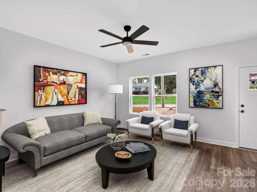 417 8th street Drive, Hickory, NC 28602.  MLS# CAR4393188, YatesRealty ID 32495. 