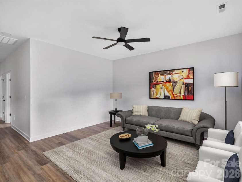 417 8th street Drive, Hickory, NC 28602.  MLS# CAR4393188, YatesRealty ID 32495. 