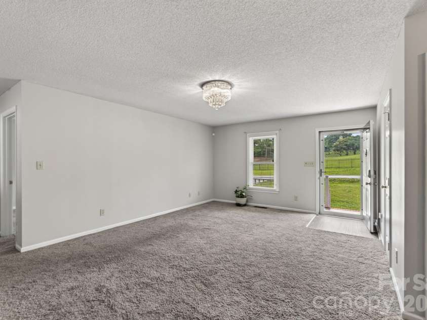 127 Old Airport Road, Concord, NC 28025.  MLS# CAR4395828, YatesRealty ID 32496. 