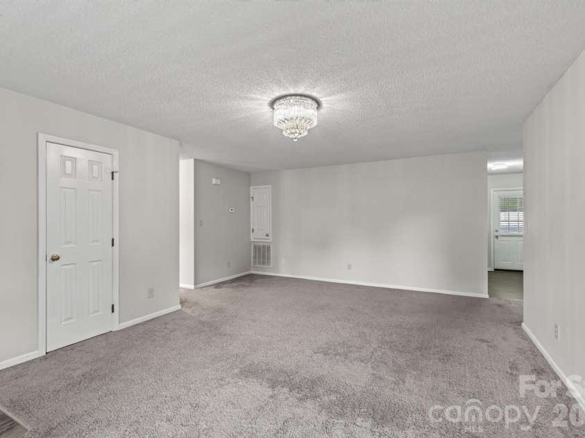 127 Old Airport Road, Concord, NC 28025.  MLS# CAR4395828, YatesRealty ID 32496. 