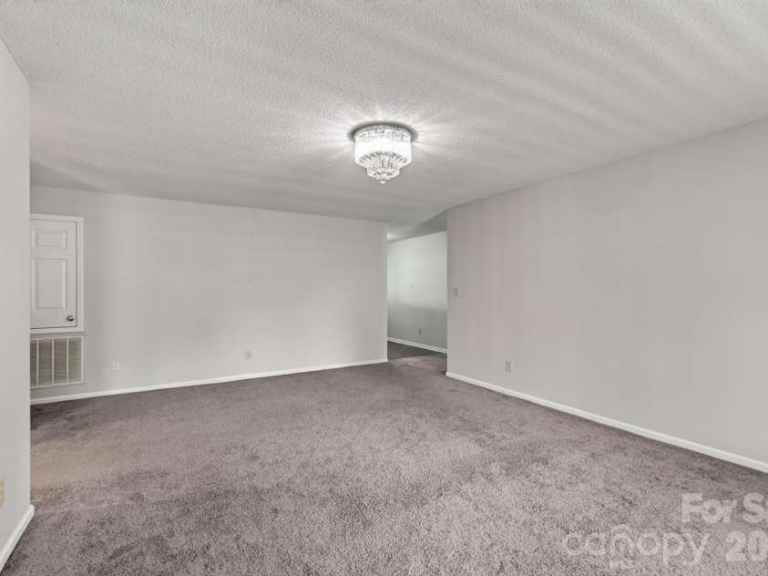 127 Old Airport Road, Concord, NC 28025.  MLS# CAR4395828, YatesRealty ID 32496. 
