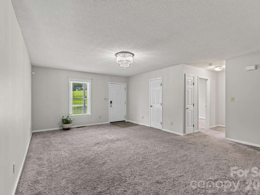127 Old Airport Road, Concord, NC 28025.  MLS# CAR4395828, YatesRealty ID 32496. 
