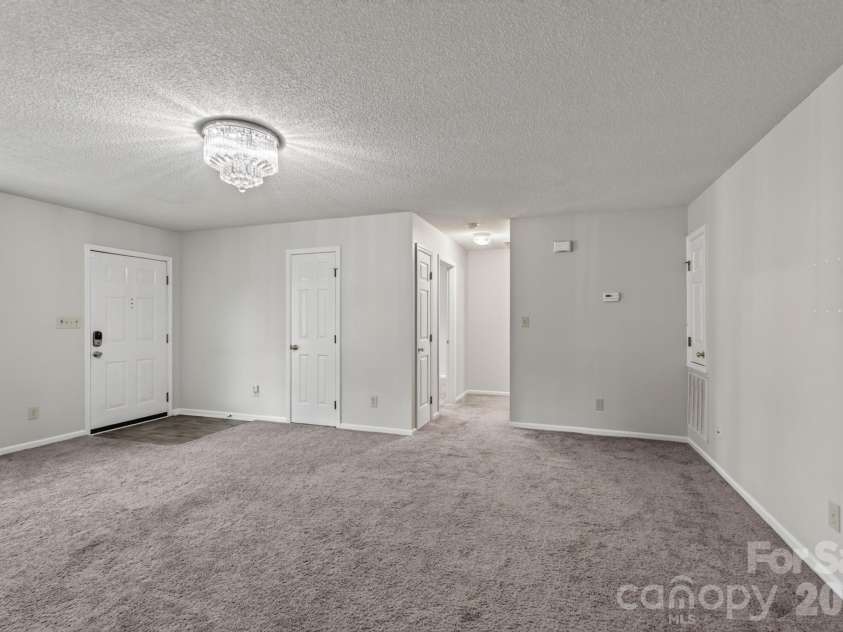 127 Old Airport Road, Concord, NC 28025.  MLS# CAR4395828, YatesRealty ID 32496. 