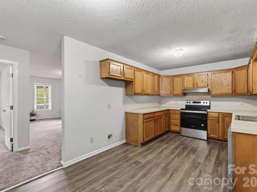 127 Old Airport Road, Concord, NC 28025.  MLS# CAR4395828, YatesRealty ID 32496. 