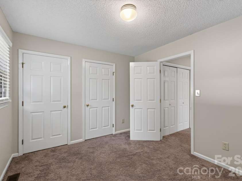 127 Old Airport Road, Concord, NC 28025.  MLS# CAR4395828, YatesRealty ID 32496. 
