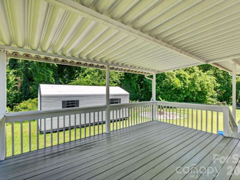 127 Old Airport Road, Concord, NC 28025.  MLS# CAR4395828, YatesRealty ID 32496. 