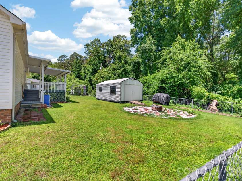 127 Old Airport Road, Concord, NC 28025.  MLS# CAR4395828, YatesRealty ID 32496. 