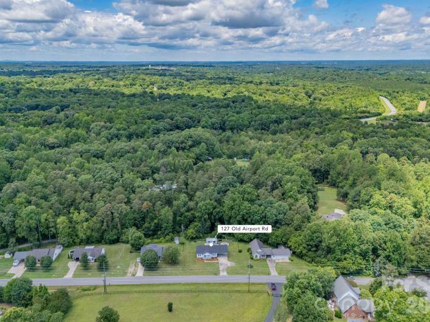 127 Old Airport Road, Concord, NC 28025.  MLS# CAR4395828, YatesRealty ID 32496. 