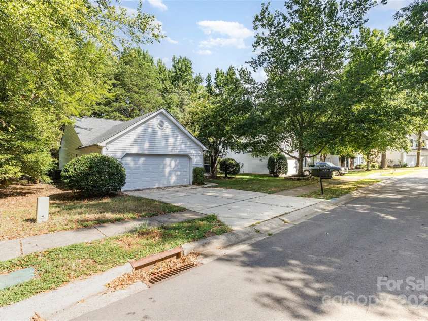 14514 Arbor Ridge Drive, Charlotte, NC 28273.  MLS# CAR4286842, YatesRealty ID 32498. Exterior Front