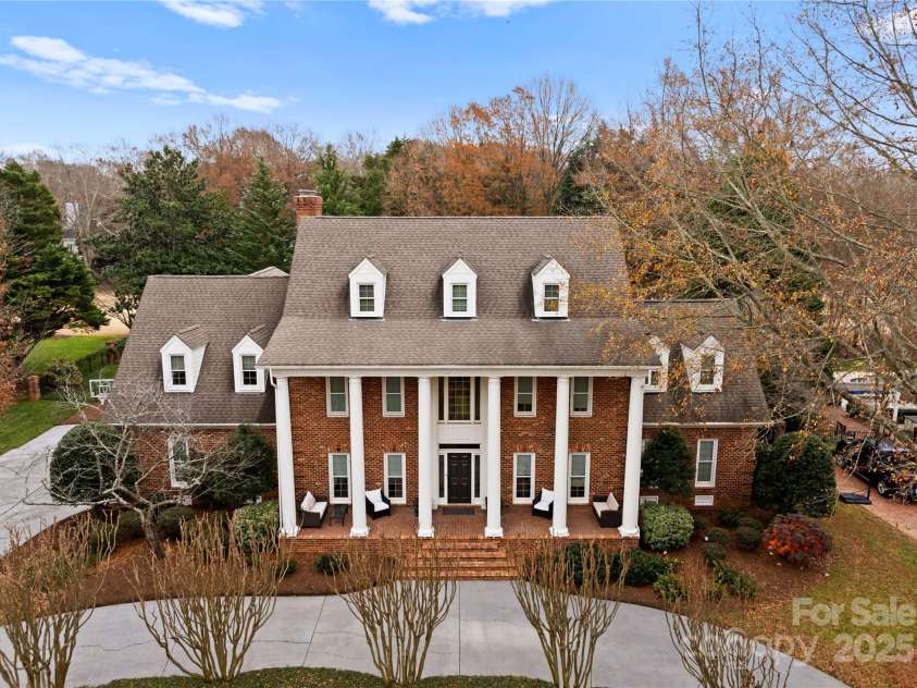5401 Sunningdale Drive, Charlotte, NC 28277.  MLS# CAR4210451, YatesRealty ID 3250. 