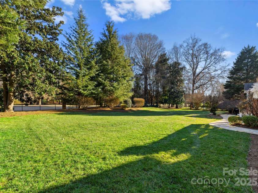 5401 Sunningdale Drive, Charlotte, NC 28277.  MLS# CAR4210451, YatesRealty ID 3250. 