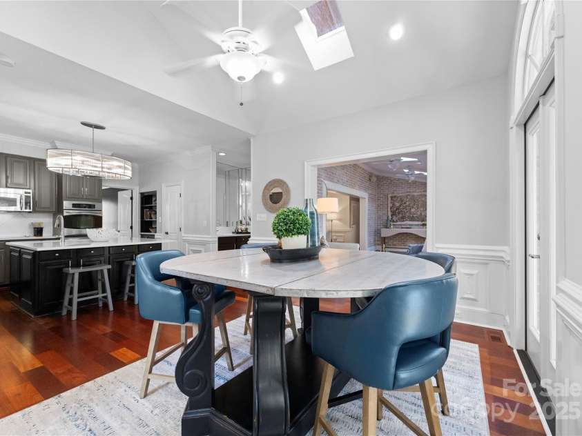 5401 Sunningdale Drive, Charlotte, NC 28277.  MLS# CAR4210451, YatesRealty ID 3250. Breakfast Room