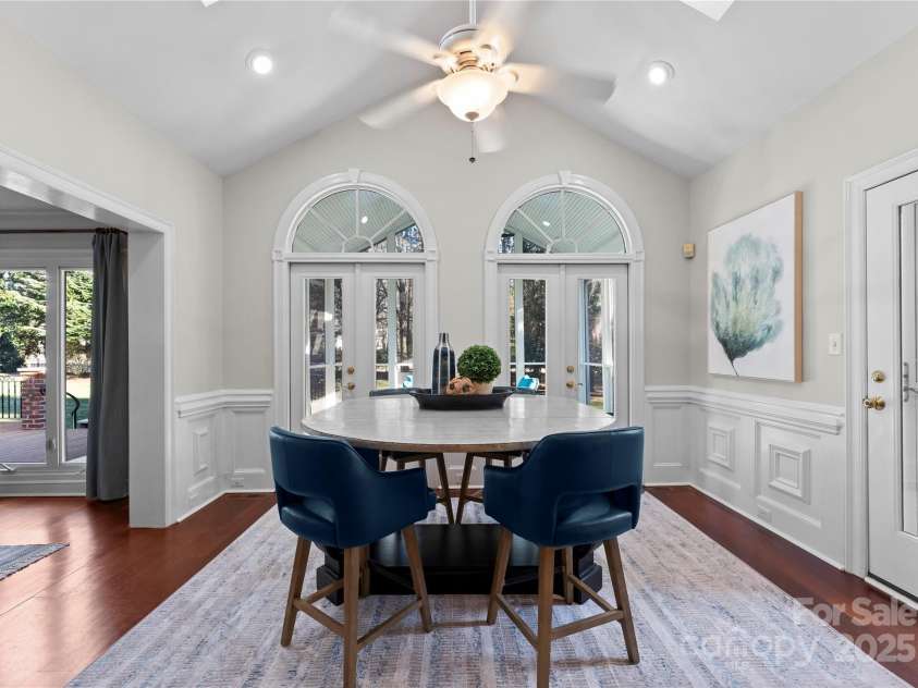 5401 Sunningdale Drive, Charlotte, NC 28277.  MLS# CAR4210451, YatesRealty ID 3250. Breakfast Room