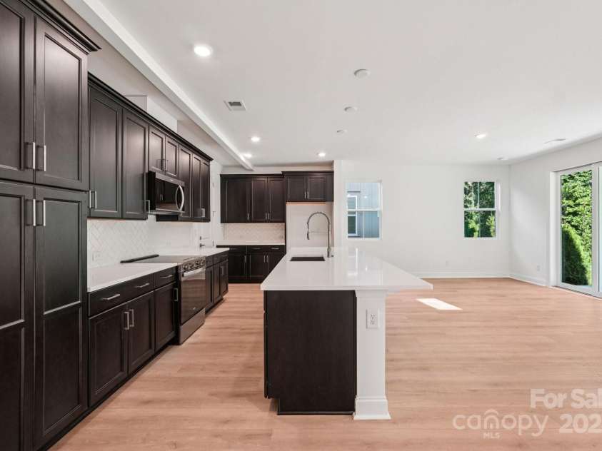 620 Mercury Drive, Tega Cay, SC 29708.  MLS# CAR4324869, YatesRealty ID 3250. Kitchen