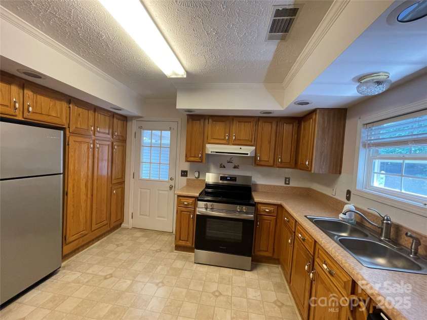 136 Lantern Court, Mount Gilead, NC 27371.  MLS# CAR4289440, YatesRealty ID 32503. 