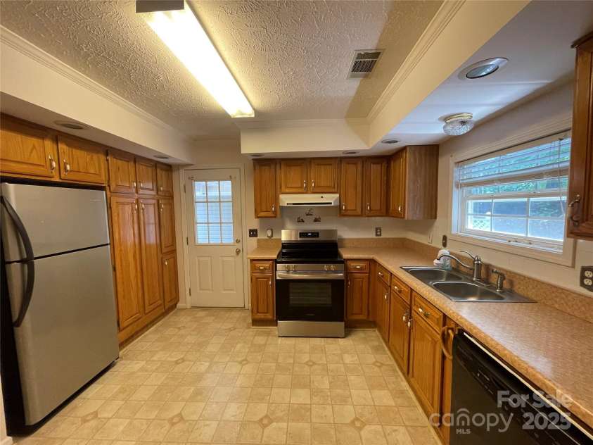 136 Lantern Court, Mount Gilead, NC 27371.  MLS# CAR4289440, YatesRealty ID 32503. 