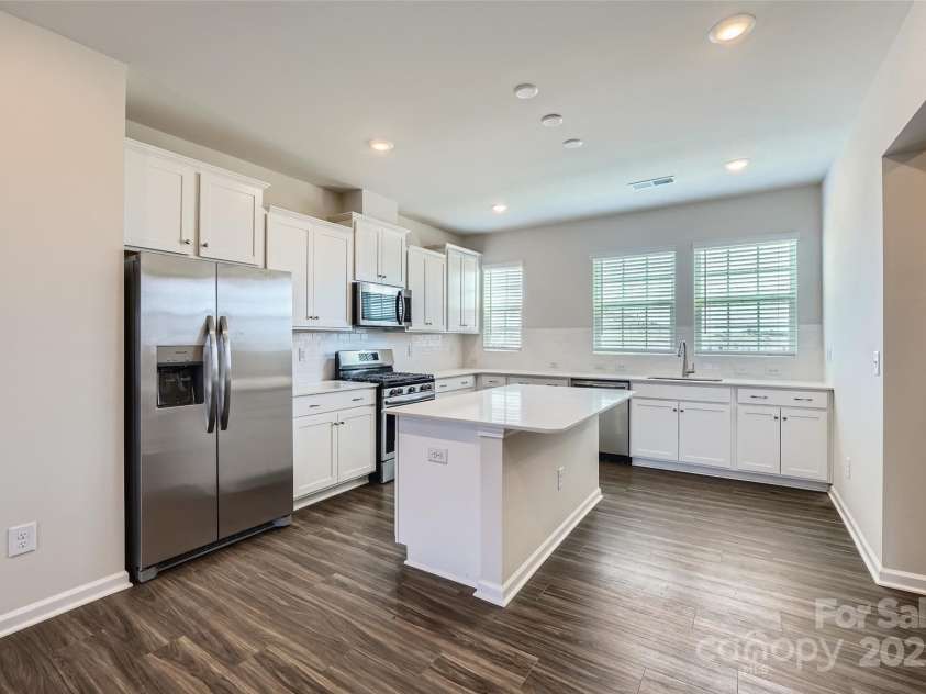 4092 Skyboat Circle, Fort Mill, SC 29715.  MLS# CAR4285177, YatesRealty ID 32504. Kitchen